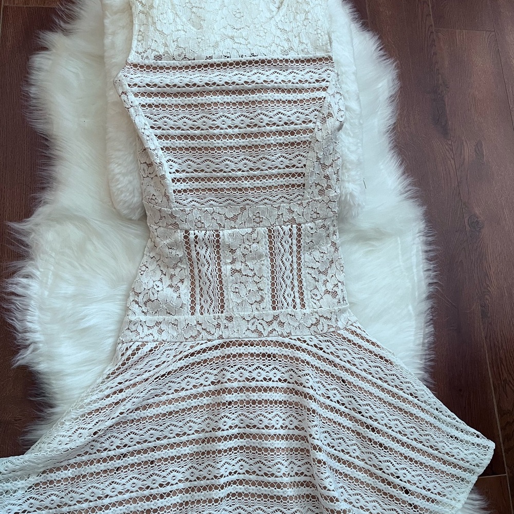 BCBGMaxAzria White Sheath Midi Dress Sleeveless Crew Neck - Picture 3 of 6